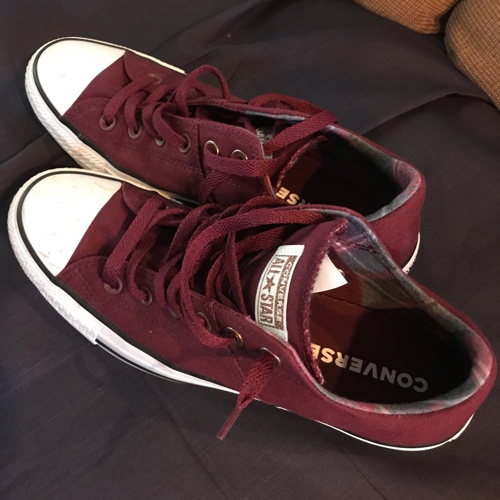 Converse chucks men’s 9 women’s 10 is how they fit